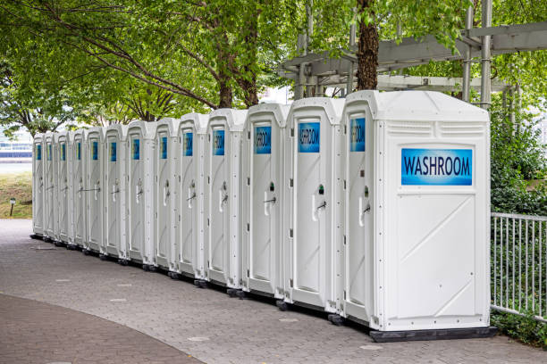 Best Porta potty delivery and setup  in Osborne, KS